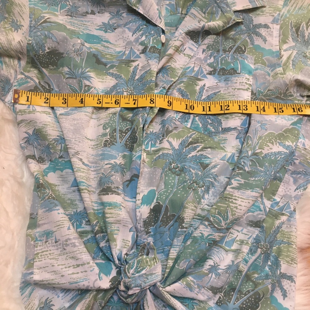 Vintage Hawaiian button up shirt size small - Picture 3 of 6